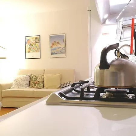 アパート Bright Gioberti Courtyard フィレンツェ