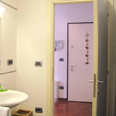 Bright Gioberti Courtyard Apartment Florenz