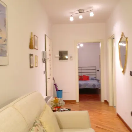 Bright Gioberti Courtyard Apartament